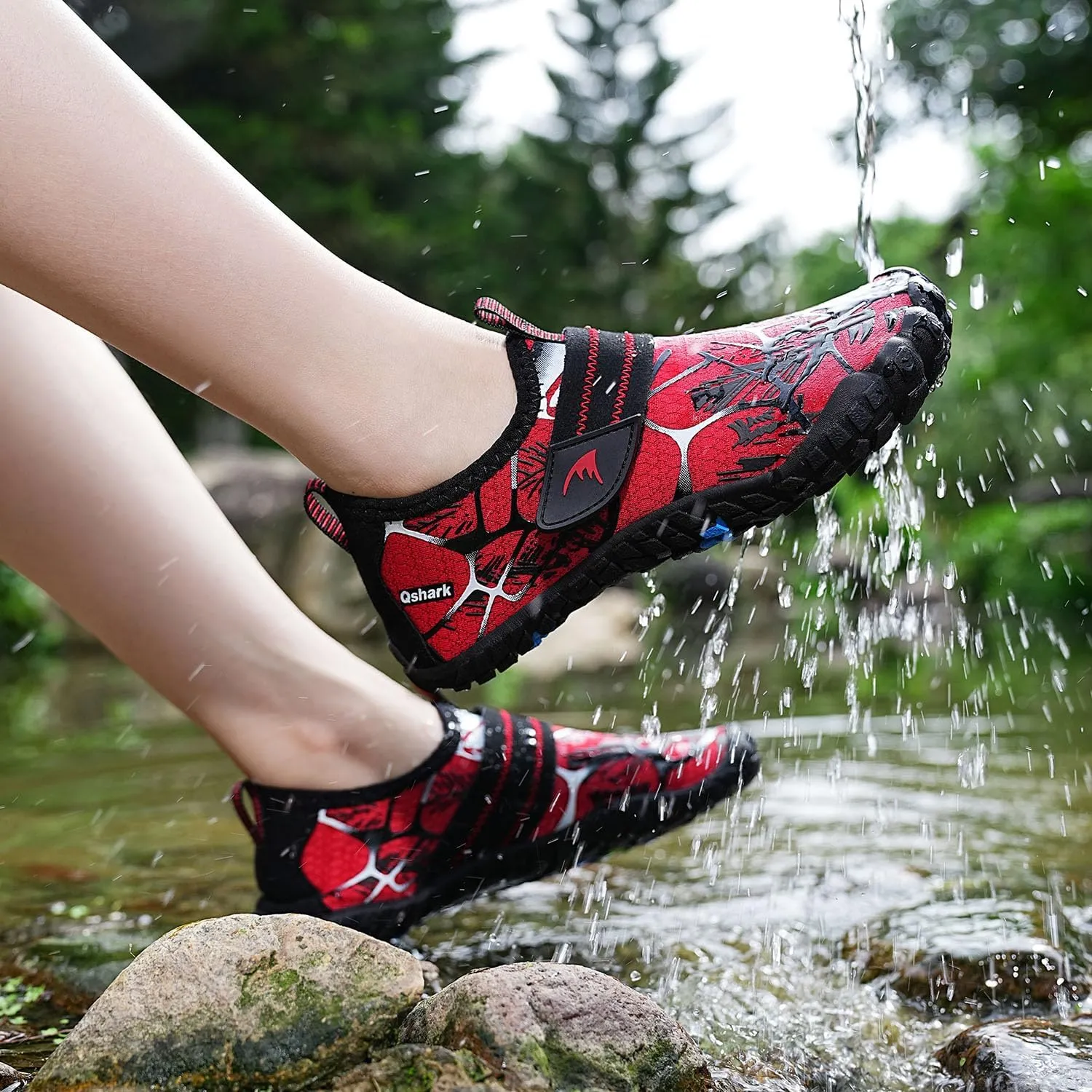 Boys Girls Water Shoes Kids Lightweight Aqua Socks Barefoot Quick Dry Hiking Walking Sneakers Slip On Sandals for Beach Pool Swim (Little Kid/Big Kid)