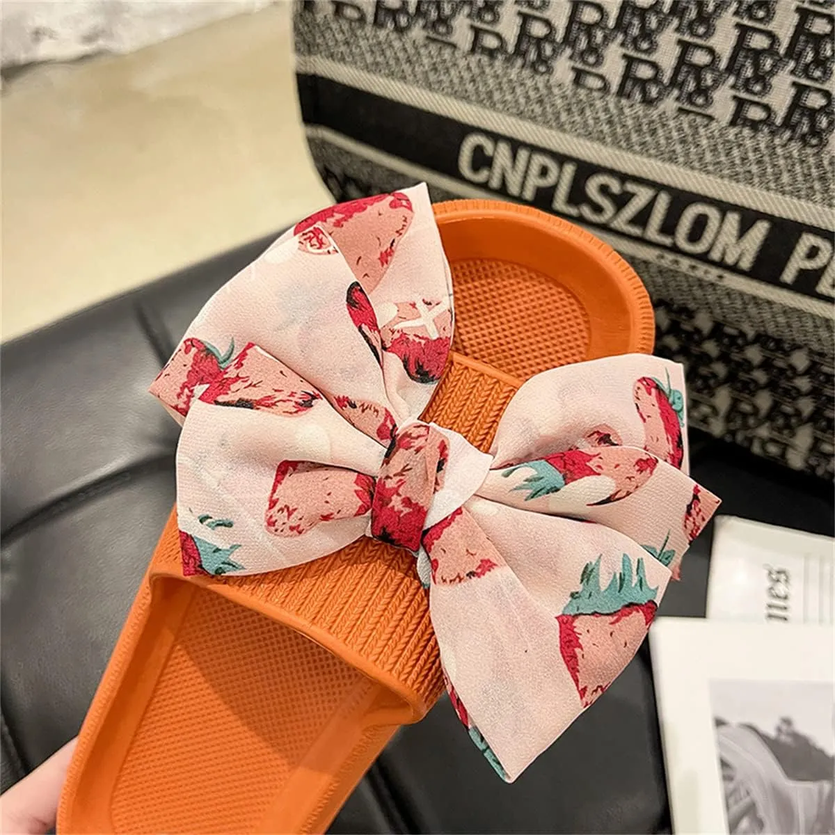 Flower Cloud Sliders for Women Non-Slip Bath Slippers House Quick Drying Slides Pillow Slipper Open Toe Soft Sandals Pink Yellow White Black