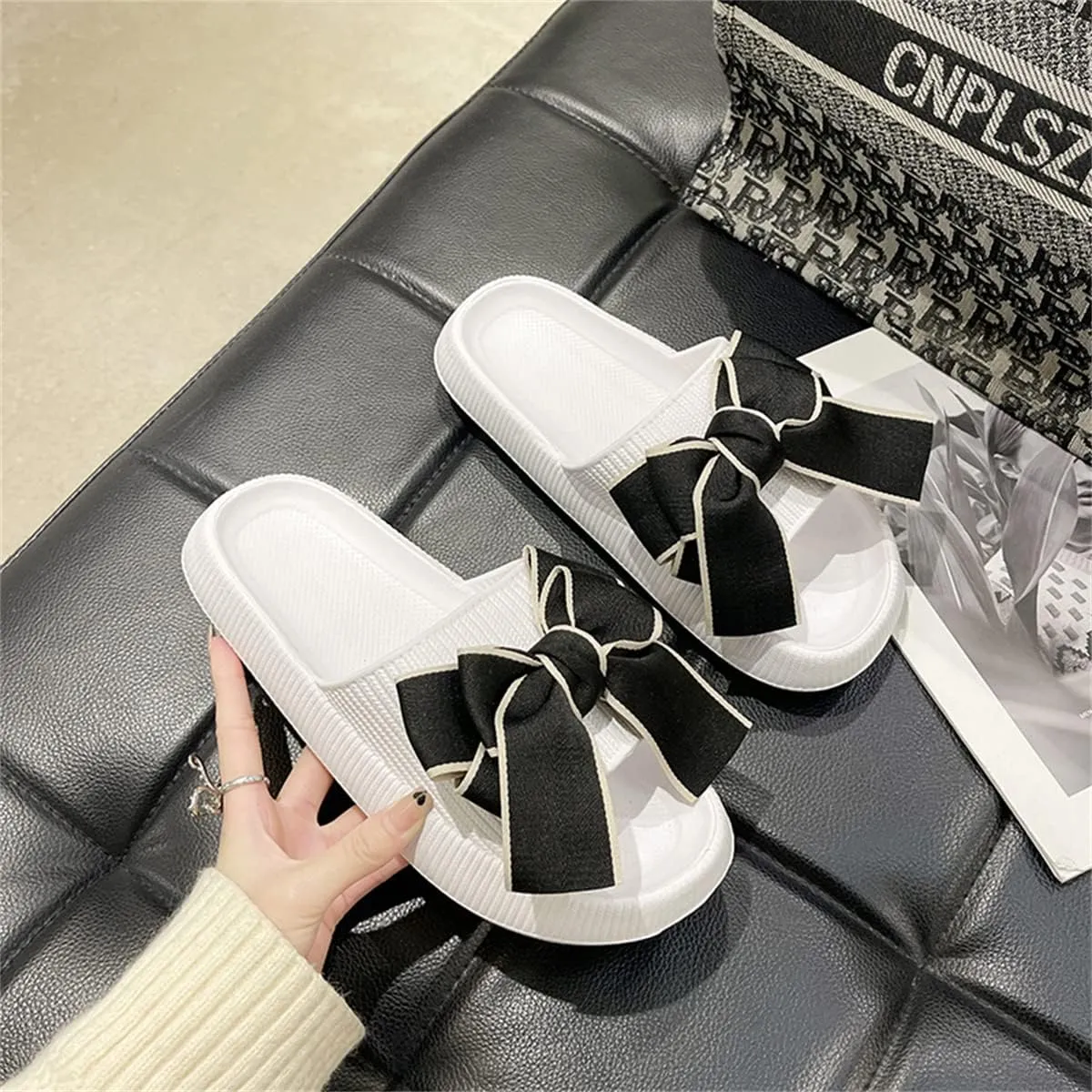 Flower Cloud Sliders for Women Non-Slip Bath Slippers House Quick Drying Slides Pillow Slipper Open Toe Soft Sandals Pink Yellow White Black