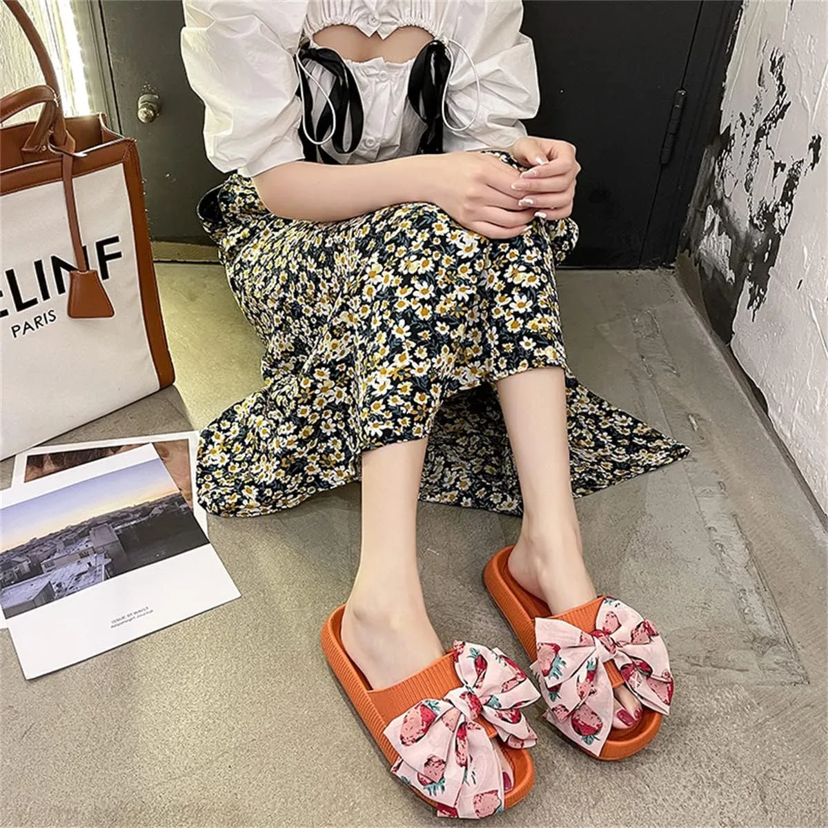 Flower Cloud Sliders for Women Non-Slip Bath Slippers House Quick Drying Slides Pillow Slipper Open Toe Soft Sandals Pink Yellow White Black