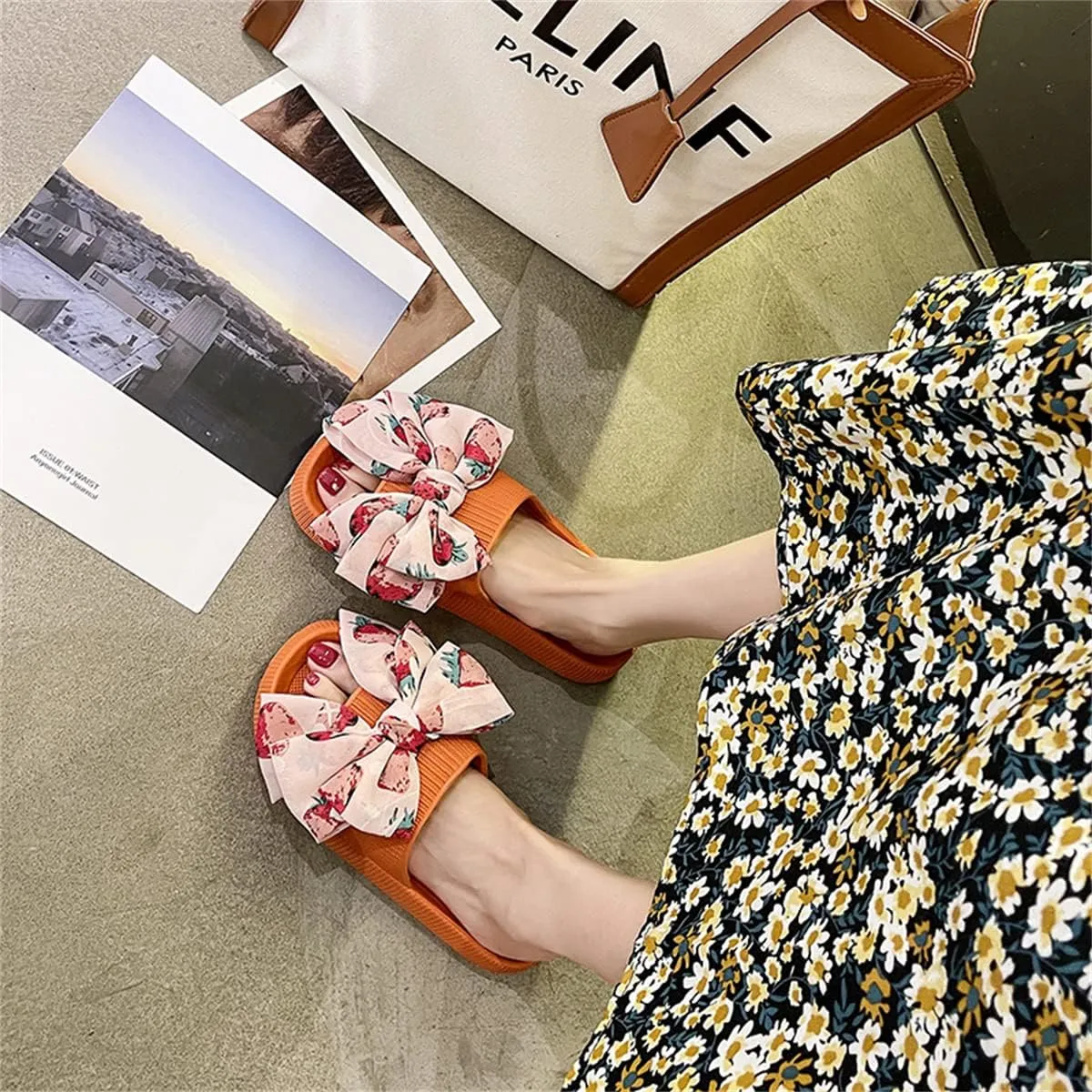 Flower Cloud Sliders for Women Non-Slip Bath Slippers House Quick Drying Slides Pillow Slipper Open Toe Soft Sandals Pink Yellow White Black