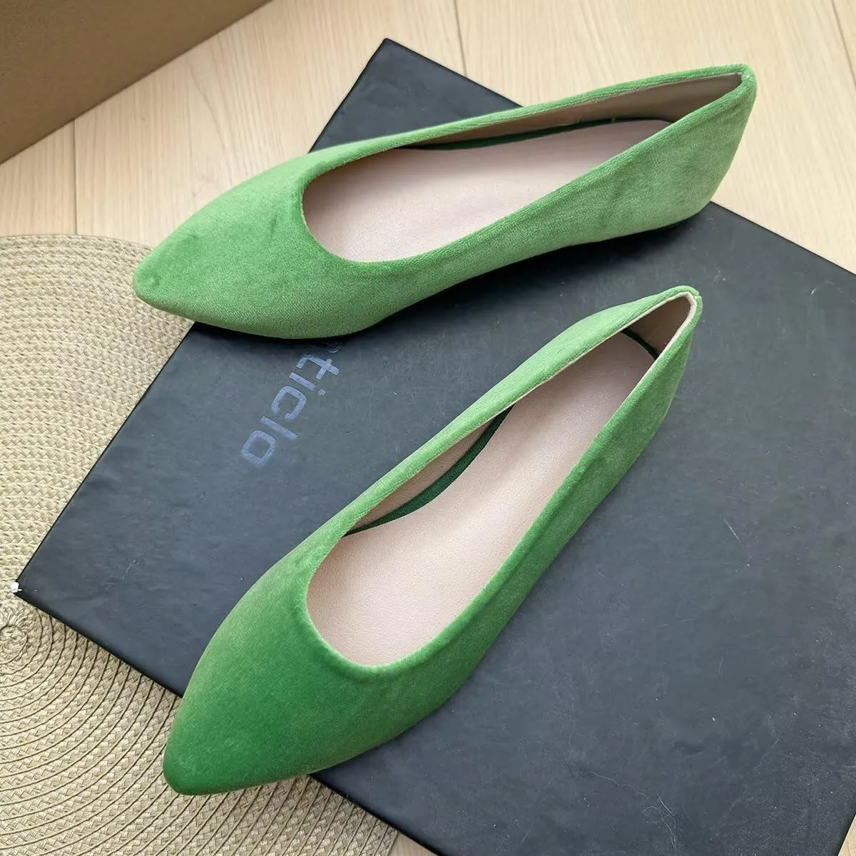 Hee grand Pointed Toe Flats for Women Casual Slip-On Loafers Comfort Work Shoes Velvet Dressy Shoes
