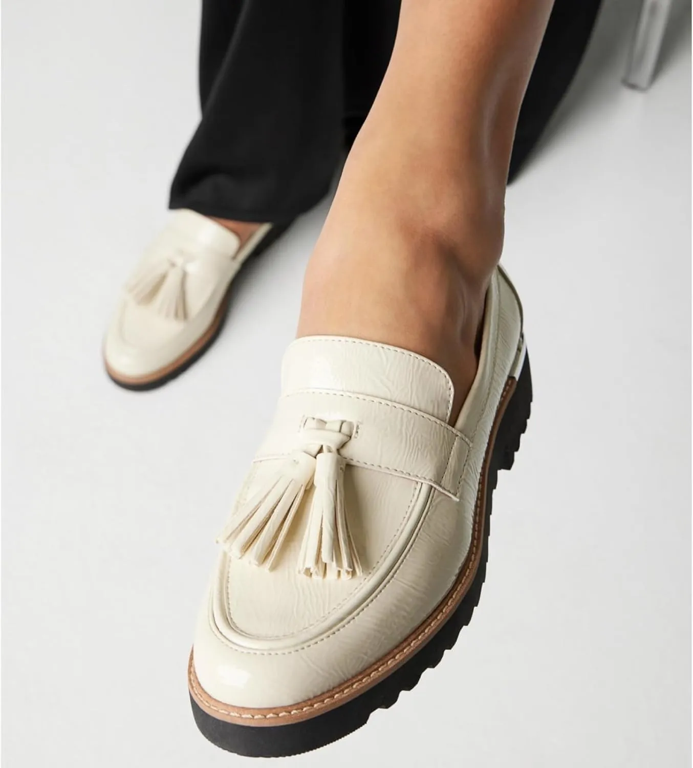MUCCCUTE Loafers for Women Platform Chunky Loafer Comfortable Slip On Lug Sole Patent Leather Tassel Casual Work Shoes