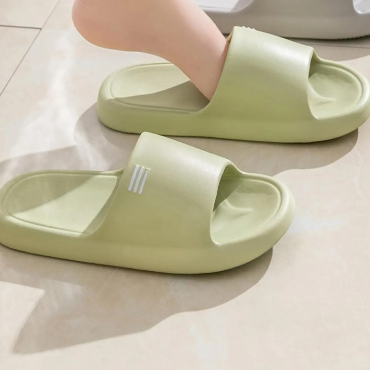 Pillow Slippers for Women, 1 Pair Pillow Slippers Thick Soled Comfortable Lightweight Shower Room Anti Slip Slipper for Summer