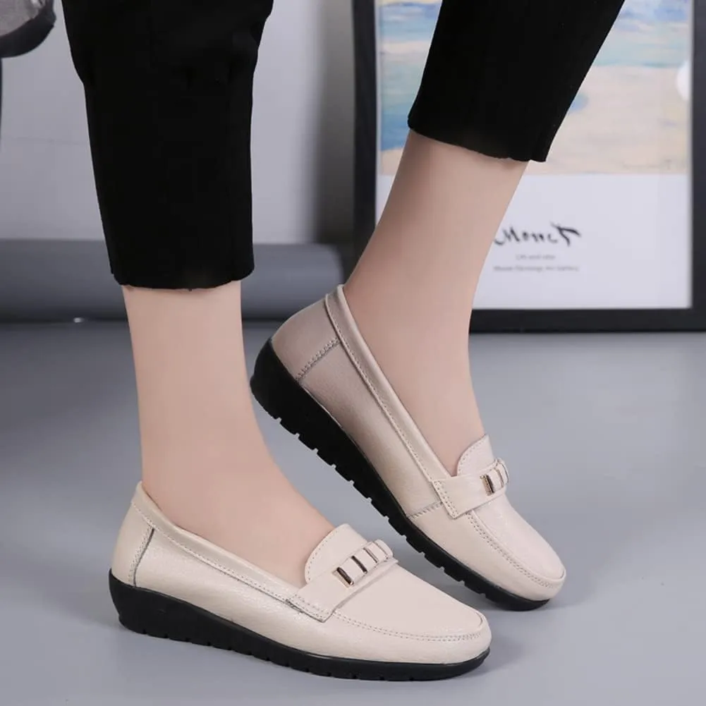 WERWAES Classic Leather Loafers for Womens Casual Lightweight Non-slip Moccasins Flats Office Driving Walking Slip on Ladies Loafers Shoes