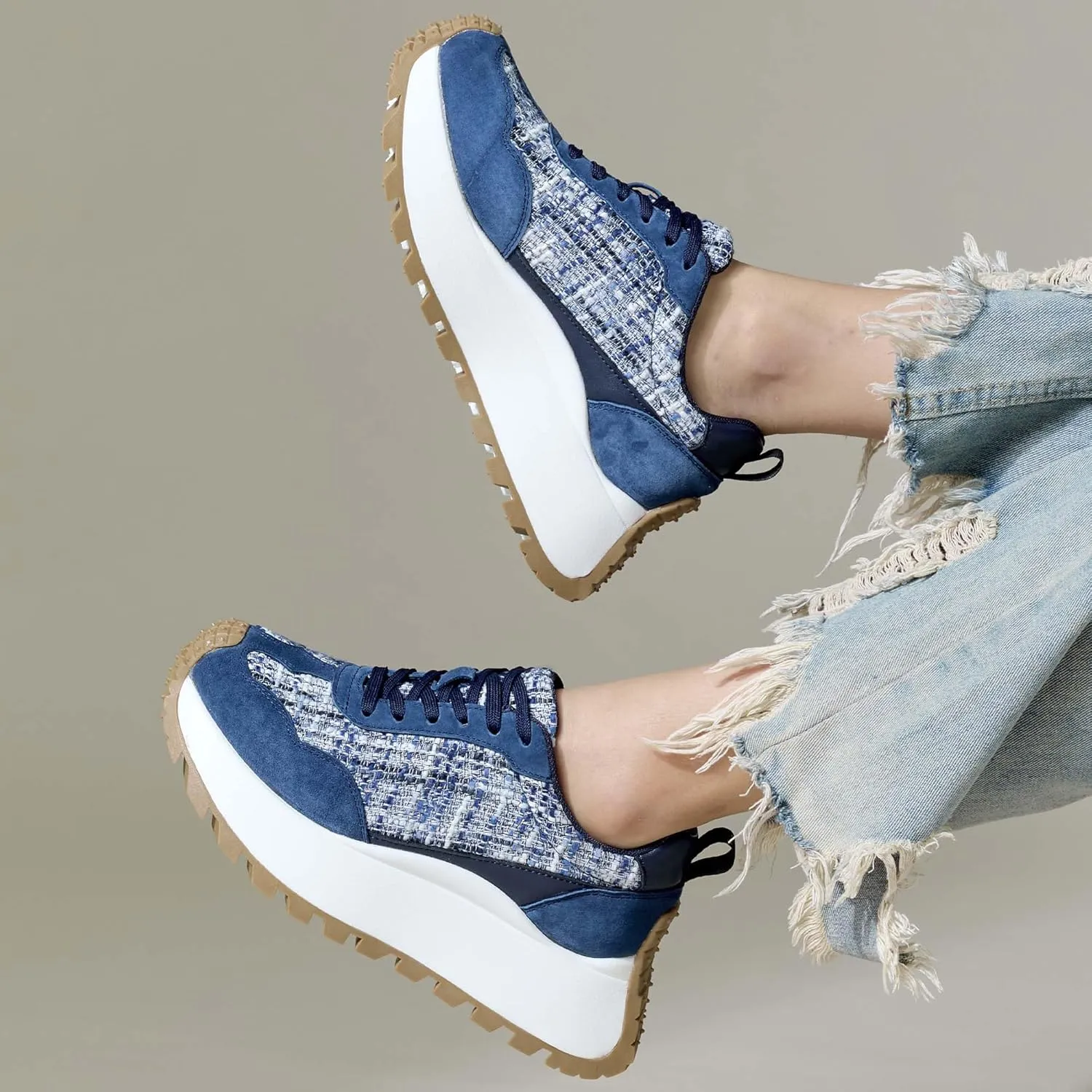 Women's Fashion Sneakers Casual Chunky Lace Up Walking Shoes Lightweight Cushioning Arch Support Retro Tennis Running Sneakers Non-Slip Women's Shoes