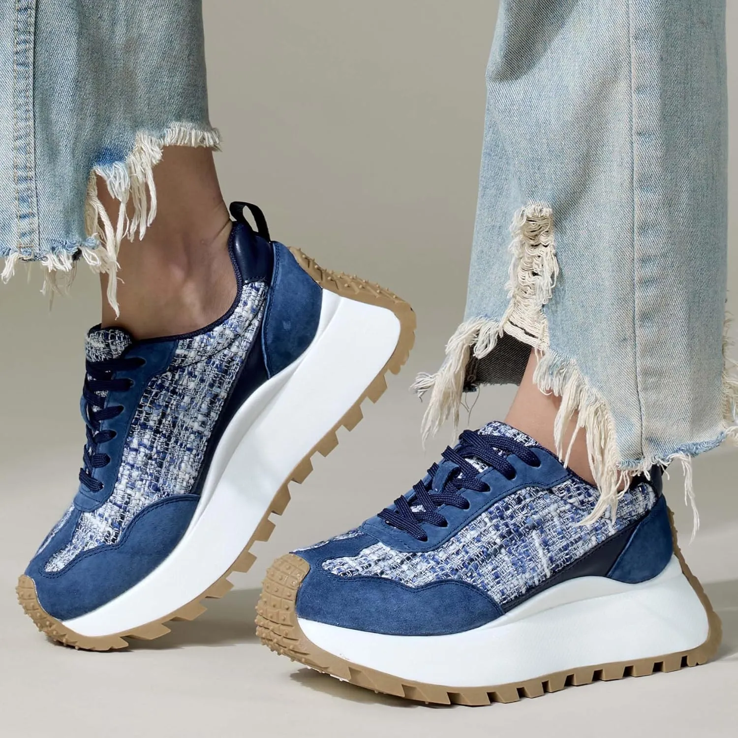 Women's Fashion Sneakers Casual Chunky Lace Up Walking Shoes Lightweight Cushioning Arch Support Retro Tennis Running Sneakers Non-Slip Women's Shoes