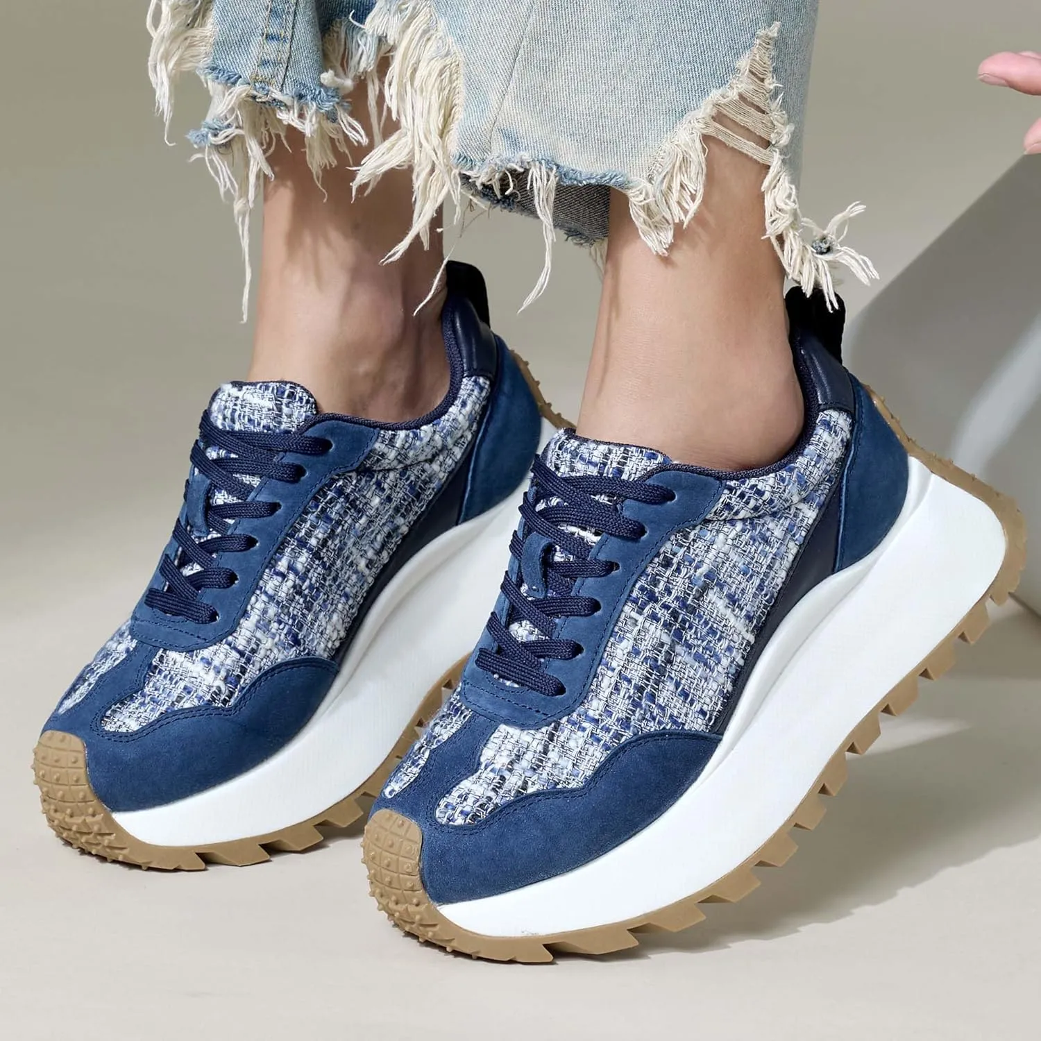Women's Fashion Sneakers Casual Chunky Lace Up Walking Shoes Lightweight Cushioning Arch Support Retro Tennis Running Sneakers Non-Slip Women's Shoes