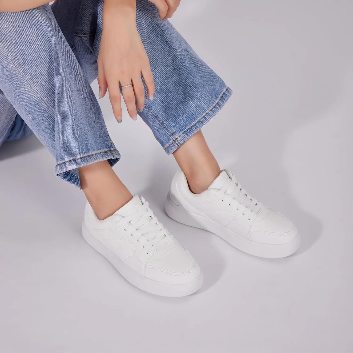 Women's Skateboard Shoes Fashion Casual Sneakers Low Top Lightweight Comfortable Lace-Up Leather Non Slip Shoe
